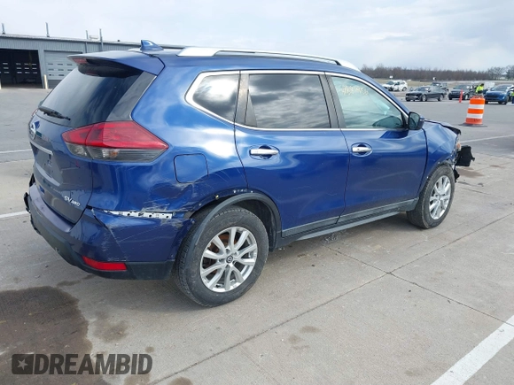 2018 Nissan Rogue SV with VIN 5N1AT2MV5JC711525, listed as a IAAI auction lot 41887956 with 153,893 mi miles. Bid and sale history available at carsss.com. Image 4.