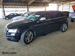2016 Audi SQ5 Premium Plus with VIN WA1CCAFP0GA106946, listed as a Copart auction lot 45017045 with 61,919 mi miles and Salvage Title. Bid and sale history available at carsss.com. Image 1.