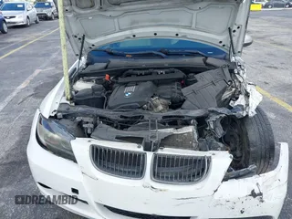 2007 BMW 3 Series 328i with VIN WBAVA33527PG40286, listed as a IAAI auction lot 39151325 with 1 mi miles. Bid and sale history available at carsss.com. Image 10.