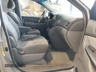 2008 Toyota Sienna CE z VIN 5TDZK23C38S120029, wystawiony jako IAAI lot #42530562 z przebiegiem 185 655 mil mil oraz . Historia ofert i sprzedaży dostępna na DreamBid. Obrazek 5.