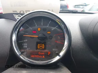 2016 MINI Countryman z VIN WMWZB3C50GWR47537, wystawiony jako IAAI lot #42242795 z przebiegiem 46 960 mil mil oraz . Historia ofert i sprzedaży dostępna na DreamBid. Obrazek 7.