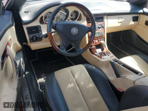 2002 Mercedes-Benz SLK 320 z VIN WDBKK65F62F265927, wystawiony jako Copart lot #49832295 z przebiegiem 64 490 mil mil oraz Czysty tytuł • Clean title. Historia ofert i sprzedaży dostępna na DreamBid. Obrazek 8.