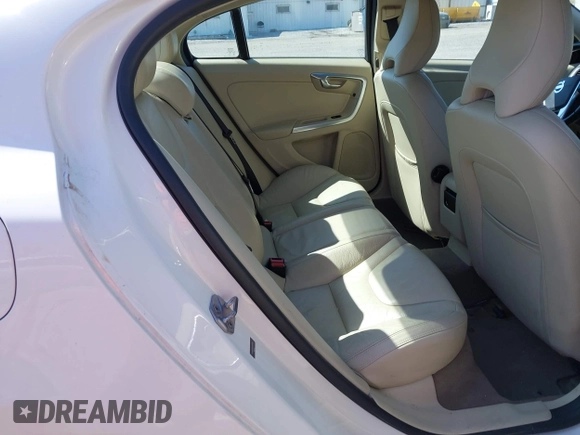 2014 Volvo S60 T5 с VIN YV1612FS1E2297930, выставлен на аукционе IAAI как лот 41906564 с пробегом 88 843 миль миль и . История ставок и продаж доступна на DreamBid. Изображение 8.