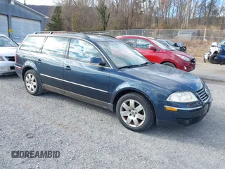 2005 Volkswagen Passat z VIN WVWCD63B25E141812, wystawiony jako IAAI lot #41783785 z przebiegiem 108 580 mil mil oraz . Historia ofert i sprzedaży dostępna na DreamBid. Obrazek 1.