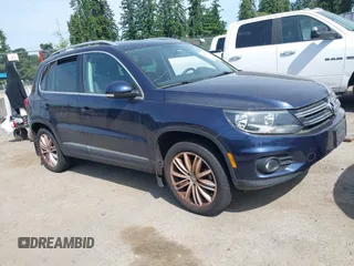 2013 Volkswagen Tiguan SEL z VIN WVGBV7AX8DW542704, wystawiony jako IAAI lot #42439113 z przebiegiem 86 580 mil mil oraz . Historia ofert i sprzedaży dostępna na DreamBid. Obrazek 1.