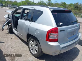 2008 Jeep Compass Sport with VIN 1J8FT47018D789268, listed as a IAAI auction lot 41903375 with 101,221 mi miles. Bid and sale history available at carsss.com. Image 3.