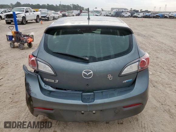 2012 Mazda 3 i Touring z VIN JM1BL1L70C1580749, wystawiony jako Copart lot #58774145 z przebiegiem 147 890 mil mil oraz Szkoda całkowita • Salvage title. Historia ofert i sprzedaży dostępna na DreamBid. Obrazek 6.