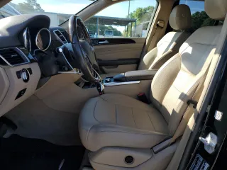 2015 Mercedes-Benz M 350 z VIN 4JGDA5JB5FA594871, wystawiony jako Copart lot #57958015 z przebiegiem 199 984 mil mil oraz Szkoda całkowita • Salvage title. Historia ofert i sprzedaży dostępna na DreamBid. Obrazek 7.
