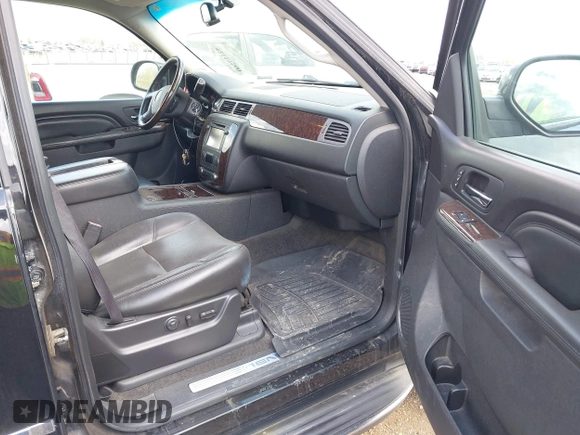 2013 GMC Yukon XL Denali with VIN 1GKS2MEF8DR350974, listed as a IAAI auction lot 42157560 with 285,848 mi miles and . Bid and sale history available at DreamBid. Image 5.