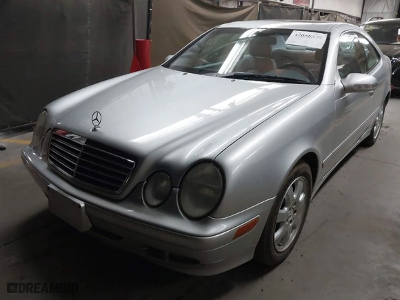 2001 Mercedes-Benz CLK-Class with VIN WDBLJ65GX1T091389, listed as a IAAI auction lot 42058375 with 215,750 mi miles. Bid and sale history available at carsss.com. Image 6.
