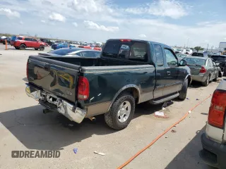 2002 Ford F-150 XL z VIN 1FTRX17W52NB81525, wystawiony jako Copart lot #57981075 z przebiegiem 236 673 mil mil oraz Szkoda całkowita • Salvage title. Historia ofert i sprzedaży dostępna na DreamBid. Obrazek 3.