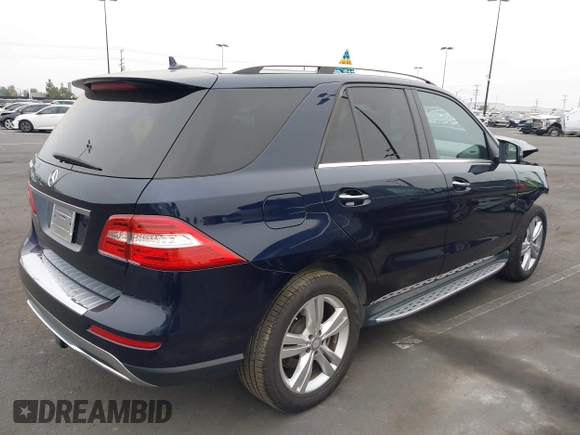 2013 Mercedes-Benz M 350 with VIN 4JGDA5JB8DA208232, listed as a IAAI auction lot 42349851 with 81,072 mi miles and . Bid and sale history available at DreamBid. Image 4.