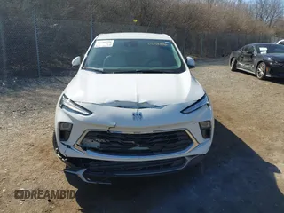 2024 Buick Encore GX Preferred z VIN KL4AMCSL1RB002336, wystawiony jako IAAI lot #41700398 z przebiegiem 13 901 mil mil oraz . Historia ofert i sprzedaży dostępna na DreamBid. Obrazek 12.