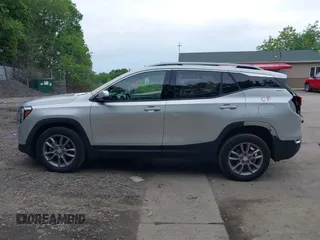 2022 GMC Terrain SLT z VIN 3GKALVEV7NL159321, wystawiony jako IAAI lot #42352977 z przebiegiem 42 386 mil mil oraz . Historia ofert i sprzedaży dostępna na DreamBid. Obrazek 15.