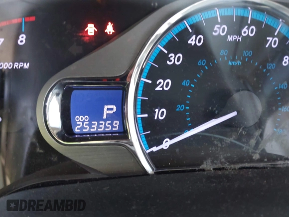2011 Toyota Sienna XLE AAS with VIN 5TDYK3DC3BS007690, listed as a IAAI auction lot 42044640 with 253,359 mi miles. Bid and sale history available at carsss.com. Image 15.