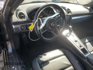 2019 Porsche 718 Boxster z VIN WP0CA2A80KS211281, wystawiony jako Copart lot #68340883 z przebiegiem 27 151 mil mil oraz . Historia ofert i sprzedaży dostępna na DreamBid. Obrazek 8.