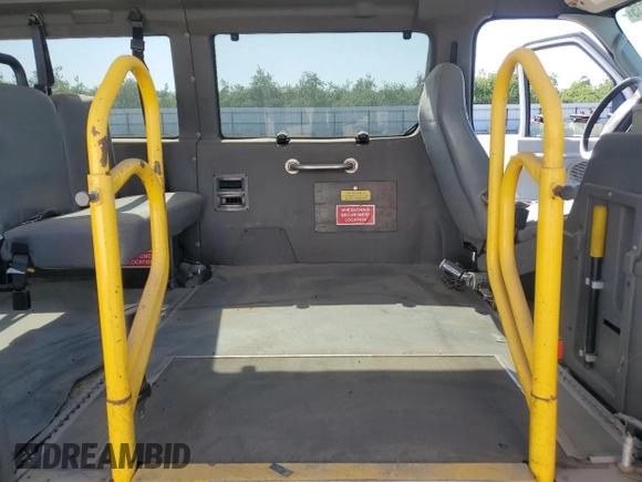 2006 Ford Econoline Cargo with VIN 1FTSS34L56HA71231, listed as a Copart auction lot 53383235 with 186,021 mi miles and Clean Title. Bid and sale history available at DreamBid. Image 11.
