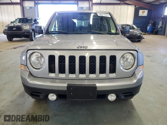 2017 Jeep Patriot 75th Anniversary z VIN 1C4NJRBB0HD142147, wystawiony jako Copart lot #56277075 z przebiegiem 144 251 mil mil oraz Czysty tytuł • Clean title. Historia ofert i sprzedaży dostępna na DreamBid. Obrazek 5.