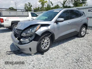 2021 Ford Escape SE z VIN 1FMCU0G64MUA91313, wystawiony jako Copart lot #56318425 z przebiegiem Nie podano mil oraz Szkoda całkowita • Salvage title. Historia ofert i sprzedaży dostępna na DreamBid. Obrazek 1.