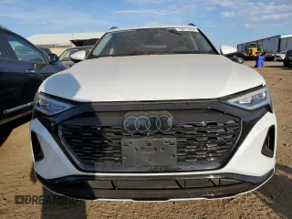 2024 Audi Q8 e-tron Premium Plus z VIN WA15AAGEXRB042875, wystawiony jako Copart lot #73211474 z przebiegiem 5 674 mil mil oraz Szkoda całkowita • Salvage title. Historia ofert i sprzedaży dostępna na DreamBid. Obrazek 5.