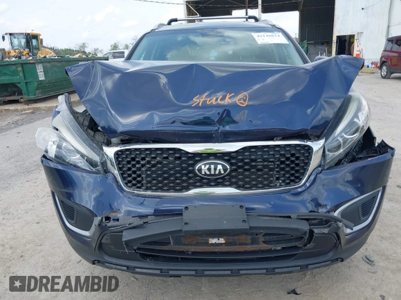2017 Kia Sorento LX z VIN 5XYPG4A50HG290791, wystawiony jako IAAI lot #42148814 z przebiegiem 125 480 mil mil oraz . Historia ofert i sprzedaży dostępna na DreamBid. Obrazek 6.