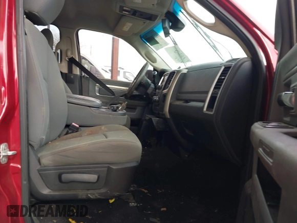 2013 Ram 1500 SLT z VIN 1C6RR7GP5DS651182, wystawiony jako IAAI lot #41551602 z przebiegiem Nie podano mil oraz . Historia ofert i sprzedaży dostępna na DreamBid. Obrazek 5.