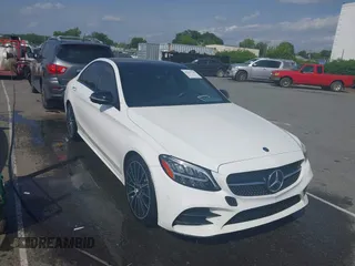 2020 Mercedes-Benz C 300 z VIN 55SWF8DB0LU326579, wystawiony jako IAAI lot #42261210 z przebiegiem 85 930 mil mil oraz . Historia ofert i sprzedaży dostępna na DreamBid. Obrazek 1.