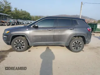2019 Jeep Compass Trailhawk with VIN 3C4NJDDB9KT622415, listed as a IAAI auction lot 41779314 with 98,930 mi miles and . Bid and sale history available at carsss.com. Image 14.