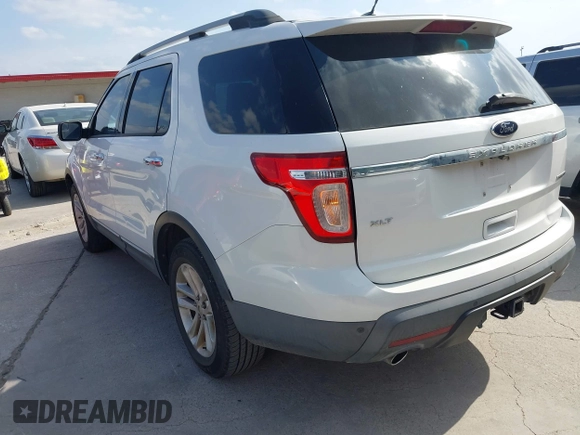 2013 Ford Explorer XLT with VIN 1FM5K7D81DGA33851, listed as a IAAI auction lot 42058840 with 264,577 mi miles. Bid and sale history available at carsss.com. Image 3.