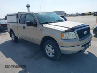 2008 Ford F-150 XLT with VIN 1FTPX14V18KB48289, listed as a IAAI auction lot 42001437 with 184,530 mi miles. Bid and sale history available at carsss.com. Image 1.