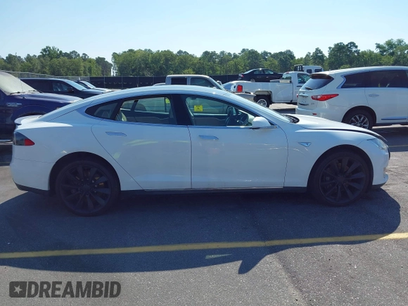 2013 Tesla Model S Performance с VIN 5YJSA1CP1DFP06681, выставлен на аукционе IAAI как лот 42438892 с пробегом 108 926 миль миль и . История ставок и продаж доступна на DreamBid. Изображение 13.