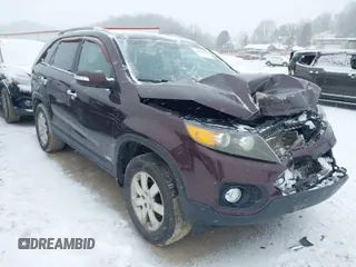 2011 Kia Sorento LX with VIN 5XYKTCA18BG102281, listed as a IAAI auction lot 41613420 with 115,916 mi miles. Bid and sale history available at carsss.com. Image 1.