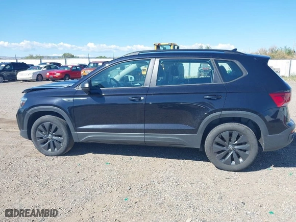 2022 Volkswagen Taos S with VIN 3VVMX7B28NM032236, listed as a IAAI auction lot 40396478 with 28,467 mi miles. Bid and sale history available at carsss.com. Image 14.