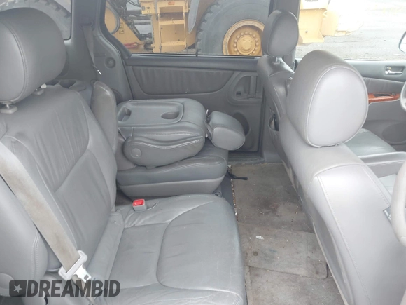 2006 Toyota Sienna XLE with VIN 5TDZA22C06S397674, listed as a IAAI auction lot 41855433 with 235,258 mi miles. Bid and sale history available at carsss.com. Image 8.