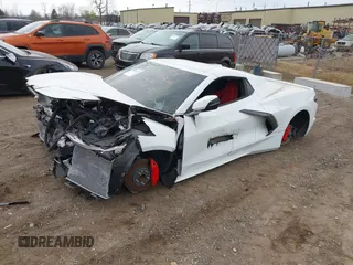2023 Chevrolet Corvette 1LT z VIN 1G1YA3D48P5111528, wystawiony jako IAAI lot #41932326 z przebiegiem Nie podano mil oraz . Historia ofert i sprzedaży dostępna na DreamBid. Obrazek 2.