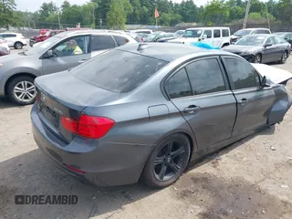 2015 BMW 3 Series 328i xDrive с VIN WBA3B5G53FNS20635, выставлен на аукционе IAAI как лот 42744509 с пробегом Не указан миль и . История ставок и продаж доступна на DreamBid. Изображение 4.