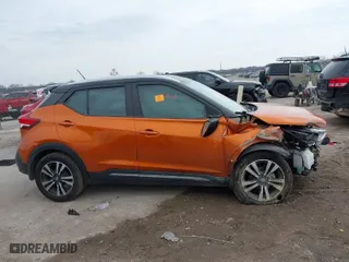 2019 Nissan Kicks SV with VIN 3N1CP5CUXKL558211, listed as a IAAI auction lot 41579395 with 1 mi miles. Bid and sale history available at carsss.com. Image 13.