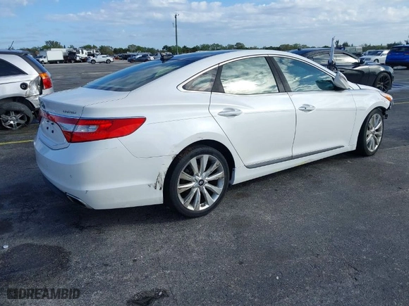 2015 Hyundai Azera Limited with VIN KMHFH4JGXFA474784, listed as a IAAI auction lot 41668106 with 126,709 mi miles. Bid and sale history available at carsss.com. Image 4.