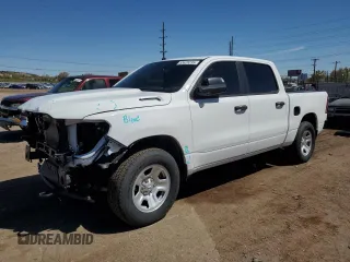 2024 Ram 1500 Tradesman z VIN 1C6SRFGT6RN120703, wystawiony jako Copart lot #53628295 z przebiegiem 10 095 mil mil oraz Szkoda całkowita • Salvage title. Historia ofert i sprzedaży dostępna na DreamBid. Obrazek 1.