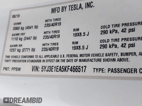 2019 Tesla Model 3 Mid Range z VIN 5YJ3E1EA5KF466517, wystawiony jako IAAI lot #40296116 z przebiegiem 66 509 mil mil oraz . Historia ofert i sprzedaży dostępna na DreamBid. Obrazek 9.