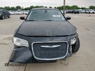 2016 Chrysler 300 Anniversary Edition z VIN 2C3CCAAG7GH308136, wystawiony jako Copart lot #57340815 z przebiegiem 135 788 mil mil oraz Szkoda całkowita • Salvage title. Historia ofert i sprzedaży dostępna na DreamBid. Obrazek 5.