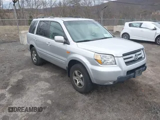 2008 Honda Pilot SE with VIN 5FNYF18388B018605, listed as a IAAI auction lot 41739400 with 333,305 mi miles and . Bid and sale history available at carsss.com. Image 1.