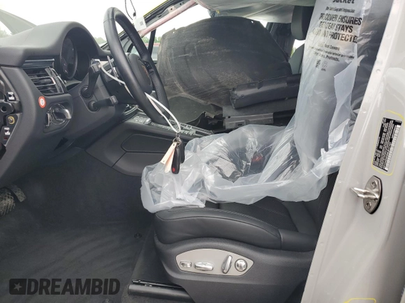 2021 Porsche Macan with VIN WP1AA2A54MLB17137, listed as a Copart auction lot 60963105 with 5,152 mi miles and Salvage title. Bid and sale history available at DreamBid. Image 7.