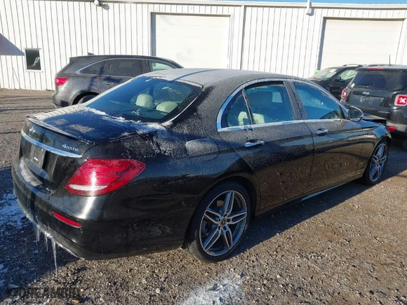 2018 Mercedes-Benz E-Class E 300 with VIN WDDZF4KB3JA411700, listed as a IAAI auction lot 41284765 with 58,084 mi miles. Bid and sale history available at carsss.com. Image 4.