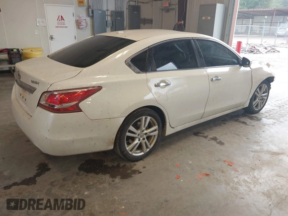 2013 Nissan Altima SV with VIN 1N4BL3AP6DN443250, listed as a IAAI auction lot 40265658 with 109,802 mi miles and . Bid and sale history available at DreamBid. Image 4.
