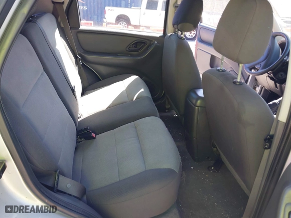2006 Ford Escape XLS with VIN 1FMYU92Z06KA54222, listed as a IAAI auction lot 41819204 with 145,253 mi miles. Bid and sale history available at carsss.com. Image 8.