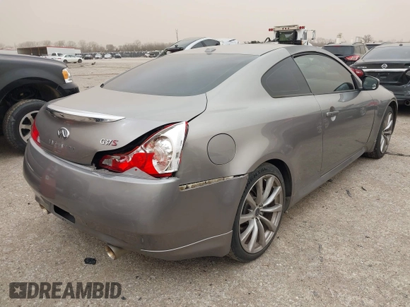 2008 Infiniti G37 Coupe Journey with VIN JNKCV64E88M117710, listed as a IAAI auction lot 41723422 with 199,388 mi miles. Bid and sale history available at carsss.com. Image 4.