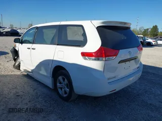 2012 Toyota Sienna with VIN 5TDZK3DC7CS270240, listed as a IAAI auction lot 40539452 with 92,738 mi miles. Bid and sale history available at carsss.com. Image 3.