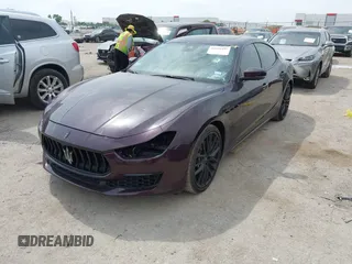 2019 Maserati Ghibli z VIN ZAM57YSL8K1312731, wystawiony jako IAAI lot #42240495 z przebiegiem 31 822 mil mil oraz . Historia ofert i sprzedaży dostępna na DreamBid. Obrazek 2.