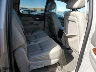 2009 Chevrolet Suburban LT w/1LT with VIN 1GNFK26399R260429, listed as a Copart auction lot 72008494 with 186,759 mi miles and Clean Title. Bid and sale history available at carsss.com. Image 10.